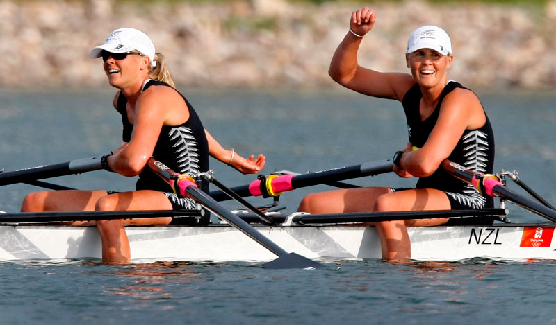 Caroline and Georgina Evers-Swindell win Olympic gold.